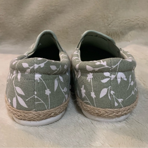 Cute sage slip on espadrille sneakers with botanical print size 9 - Picture 5 of 6